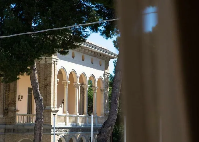 Aurum Πανσιόν 4*